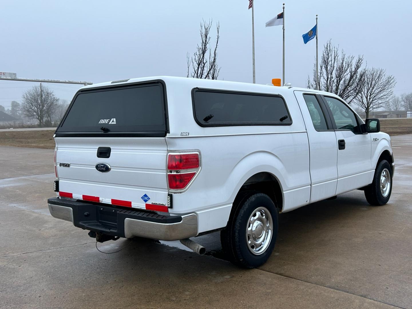 2014 White /Gray Ford F-150 (1FTEX1CM7EK) with an 3.7L V6 engine, 6-Speed Automatic transmission, located at 17760 Hwy 62, Morris, OK, 74445, (918) 733-4887, 35.609104, -95.877060 - Photo#4